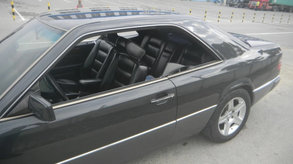 Mercedes-Benz E-Class 300 CE-24 2