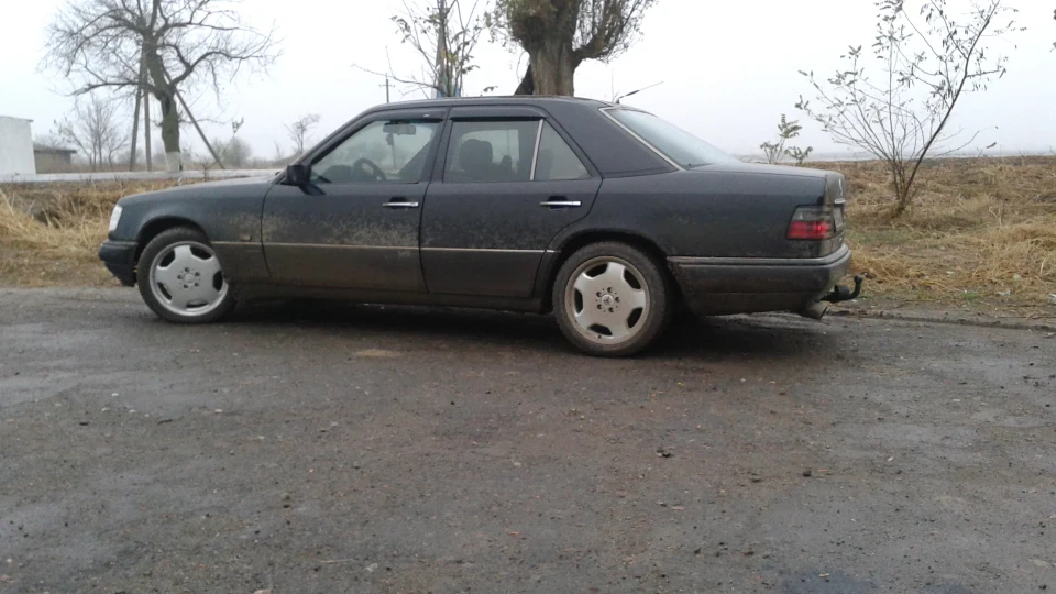 Mercedes-Benz E-Class 300D 5