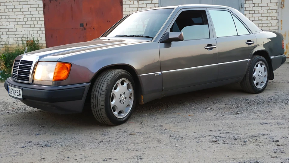 Mercedes-Benz E-Class 300D 4