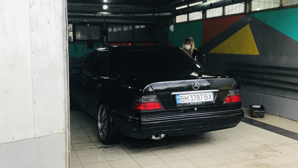 Mercedes-Benz E-Class 300Е 5
