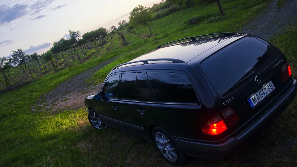 Mercedes-Benz E-Class 300T diesel power