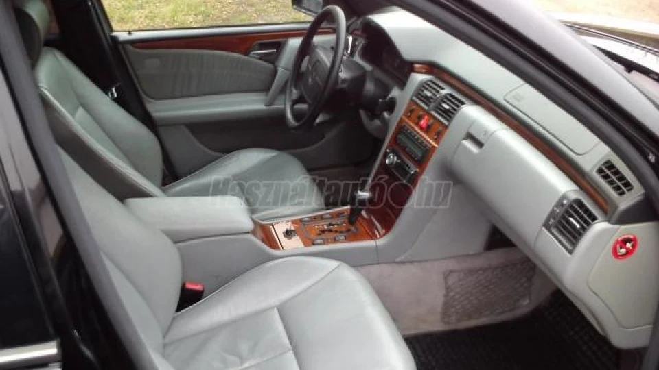 Mercedes-Benz E-Class 300T diesel power 5