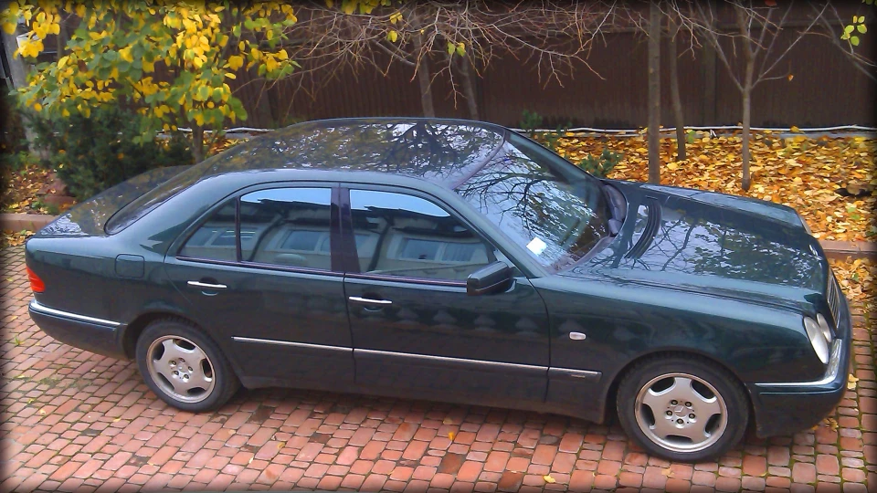 Mercedes-Benz E-Class 300TD ✇ Avangarde 5