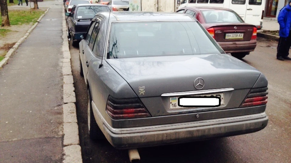 Mercedes-Benz E-Class 300TD Ешка 2