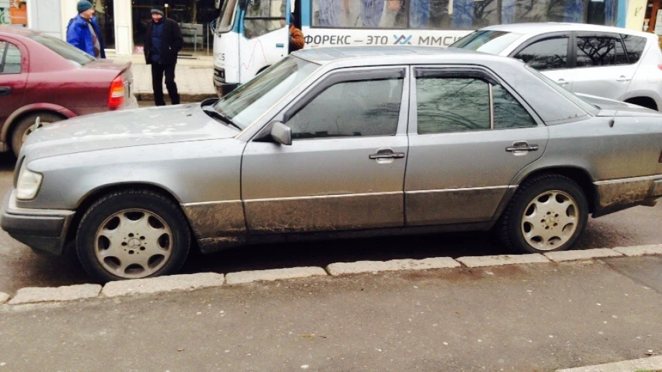 Mercedes-Benz E-Class 300TD Ешка 3