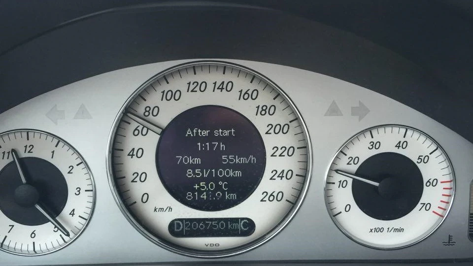 Mercedes-Benz E-Class 3.2 Airmatic 2