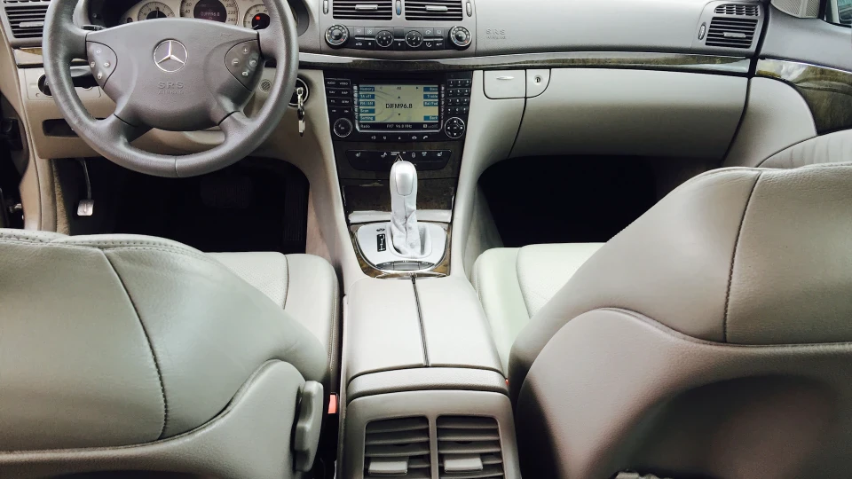 Mercedes-Benz E-Class 3.2 Airmatic 4