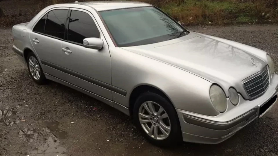 Mercedes-Benz E-Class 3.2 бензин 5