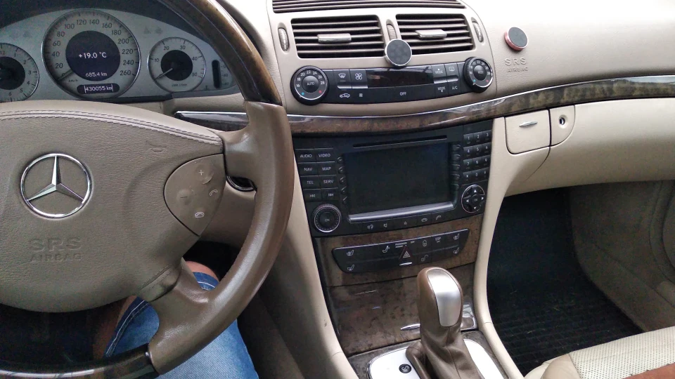 Mercedes-Benz E-Class 3,2 cdi Avangarde 2