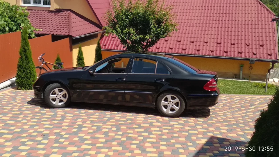 Mercedes-Benz E-Class 3,2 cdi Avangarde 3