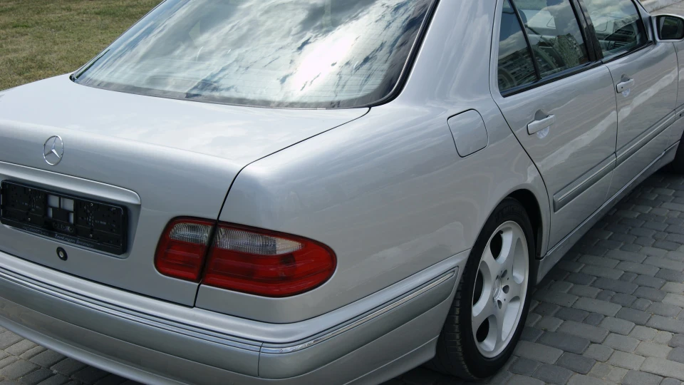 Mercedes-Benz E-Class 3.2 cdi 4
