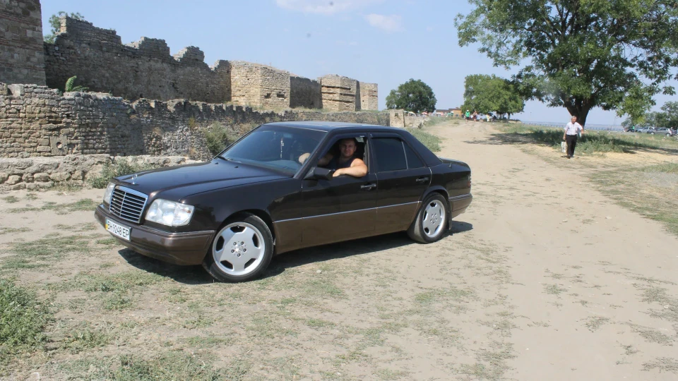 Mercedes-Benz E-Class 3.2 CDI 3