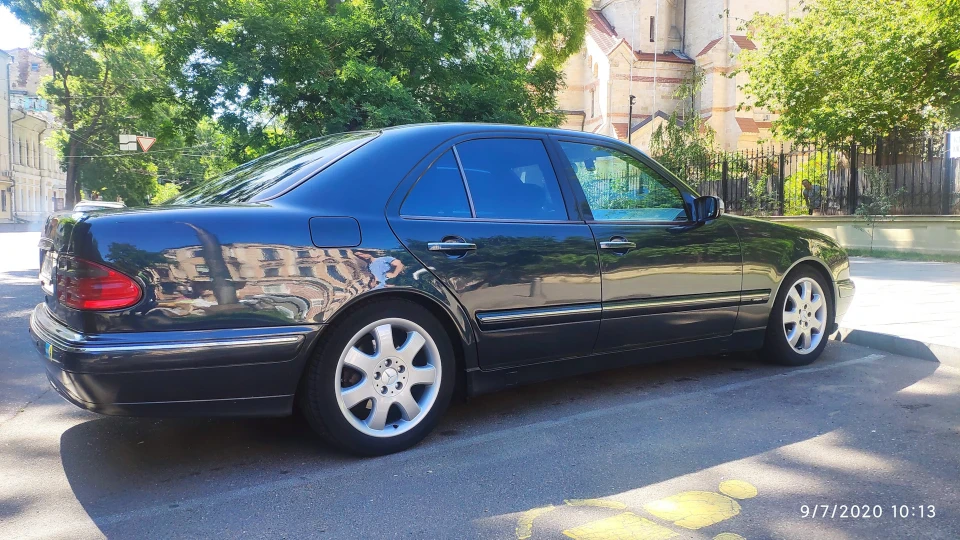 Mercedes-Benz E-Class 3.2 cdi 4