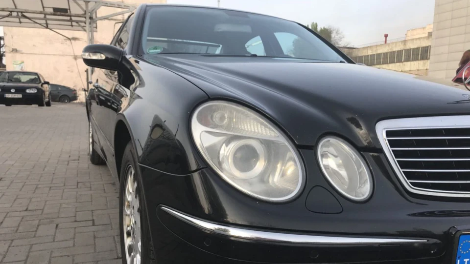 Mercedes-Benz E-Class 3.2 CDI 3