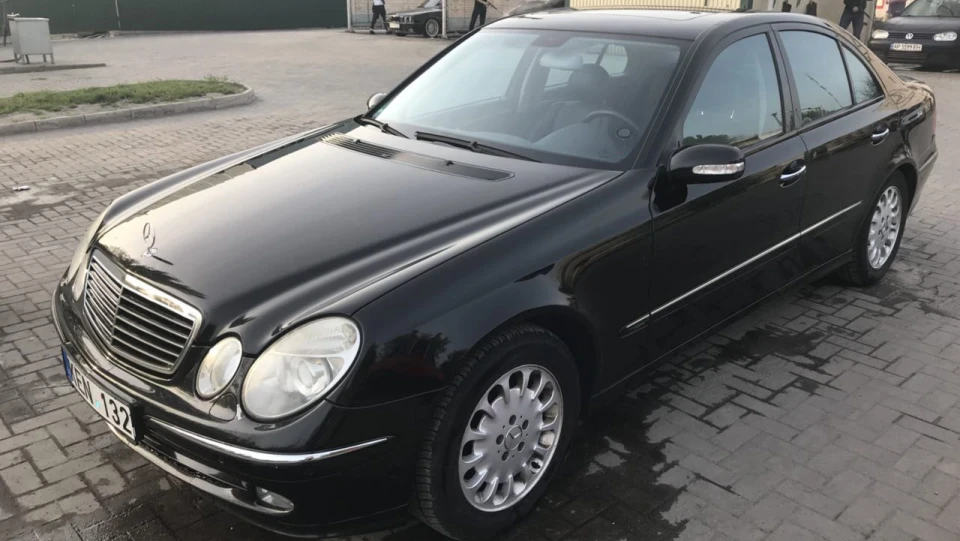 Mercedes-Benz E-Class 3.2 CDI 4