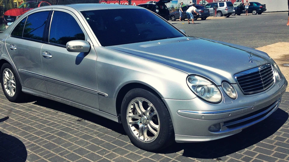Mercedes-Benz E-Class 3.2 CDI 4