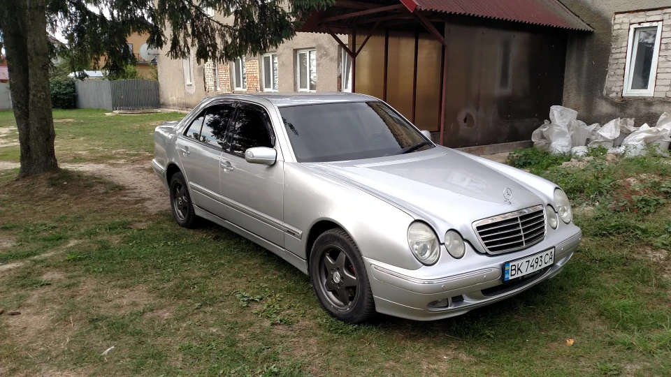 Mercedes-Benz E-Class 3.2 Монстр 3