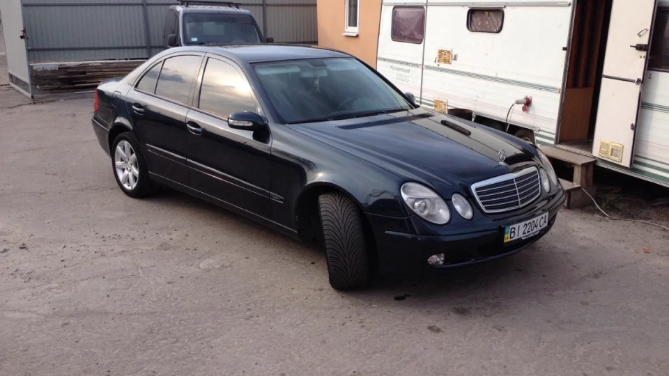 Mercedes-Benz E-Class 3,2 НА РУЧЦІ