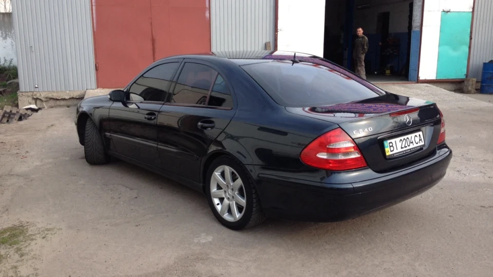 Mercedes-Benz E-Class 3,2 НА РУЧЦІ 2