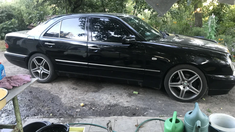 Mercedes-Benz E-Class 3.2 2