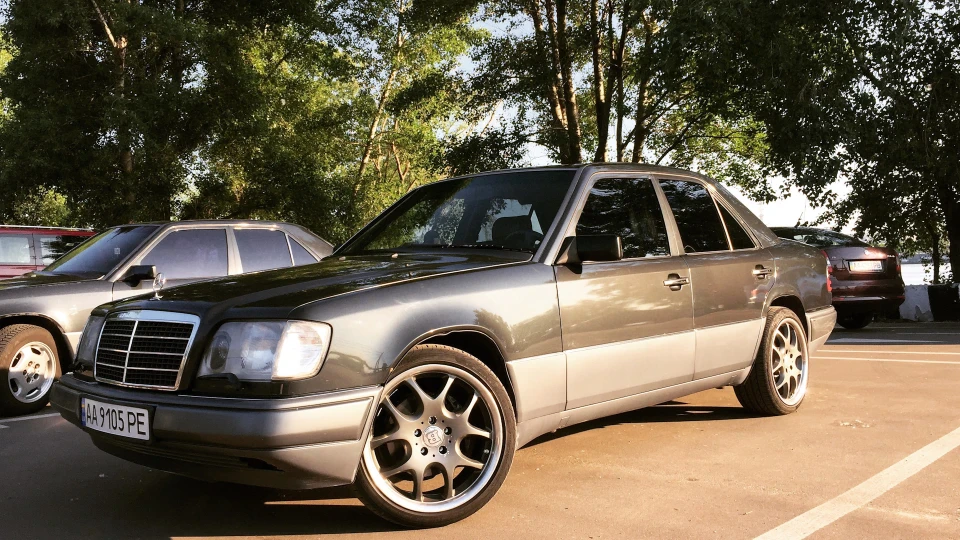 Mercedes-Benz E-Class 3,2