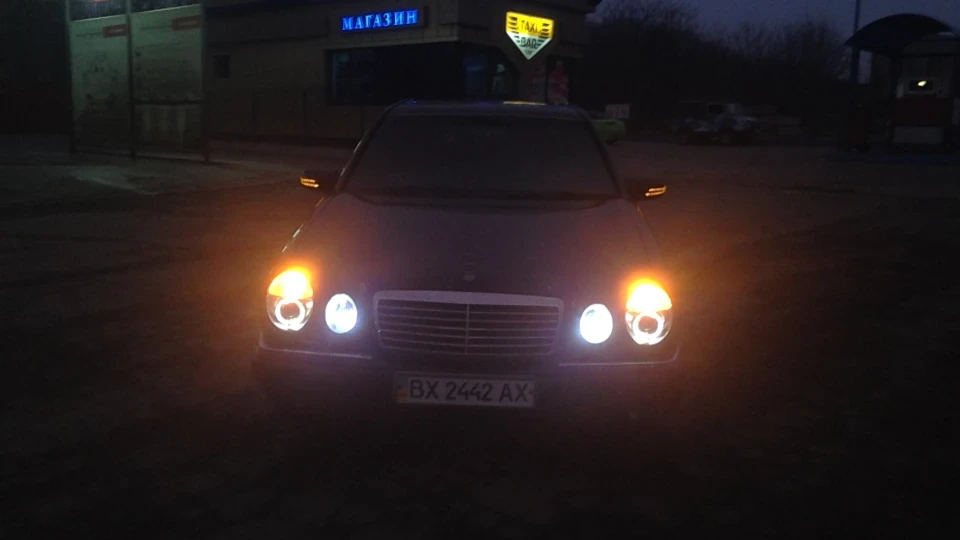 Mercedes-Benz E-Class 3.2 4
