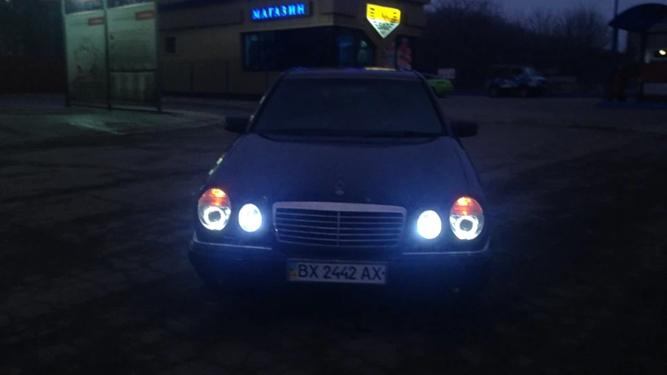 Mercedes-Benz E-Class 3.2 5