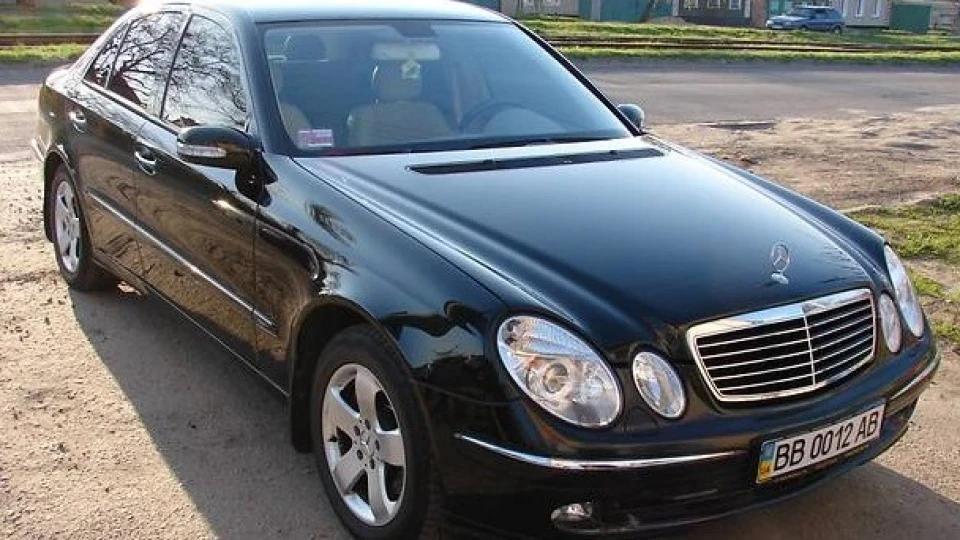 Mercedes-Benz E-Class 320 4 matik 4
