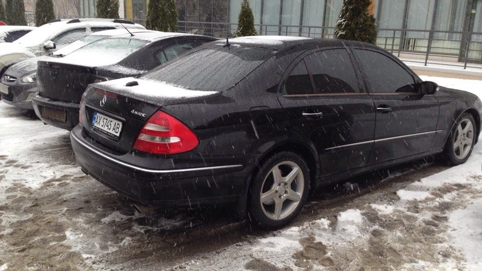 Mercedes-Benz E-Class 320 4MATIC