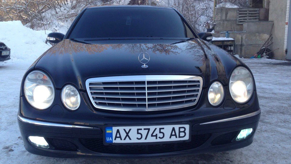 Mercedes-Benz E-Class 320 4MATIC 2