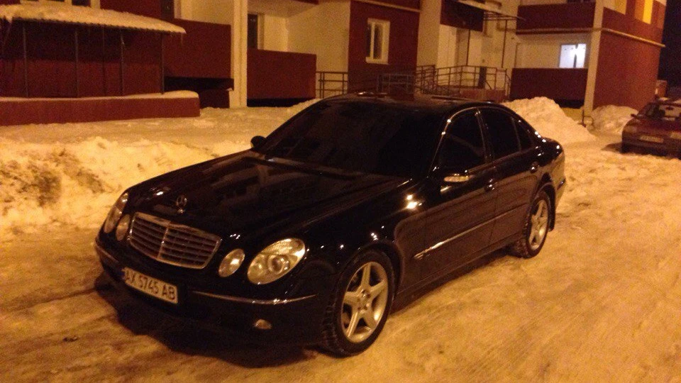 Mercedes-Benz E-Class 320 4MATIC 3