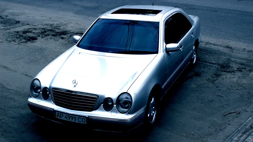 Mercedes-Benz E-Class 320 CDI 2