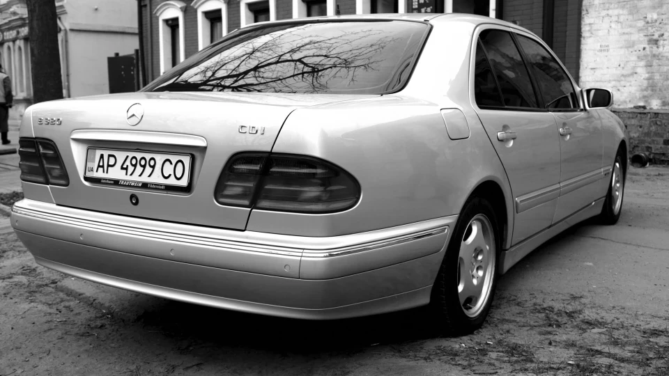 Mercedes-Benz E-Class 320 CDI 4
