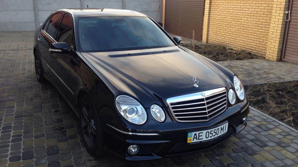 Mercedes-Benz E-Class 320CDI 4MATIC 5