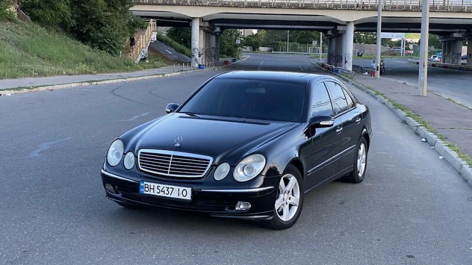 Mercedes-Benz E-Class 320cdi 3
