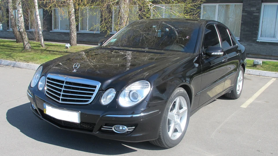 Mercedes-Benz E-Class 350 4 matic 2
