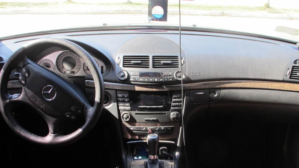 Mercedes-Benz E-Class 350 4 matic 3