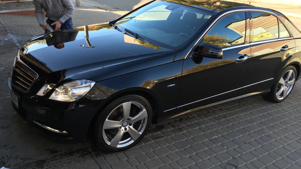 Mercedes-Benz E-Class 350 CDI 4 MATIC 2