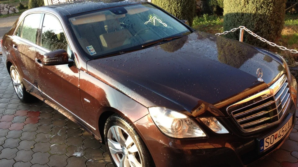 Mercedes-Benz E-Class 350 CDI blueefficiency 4