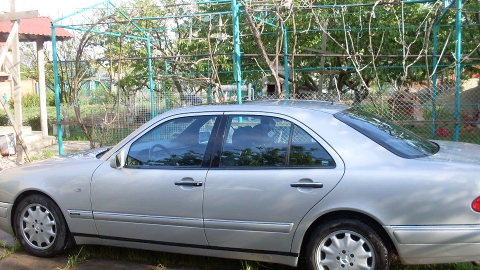 Mercedes-Benz E-Class 3л турбо-дизель!