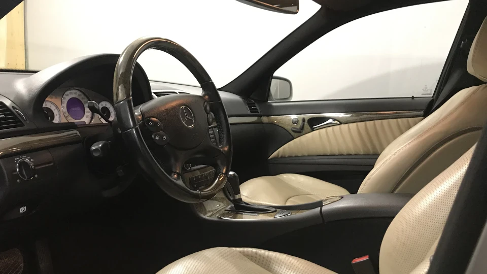 Mercedes-Benz E-Class 4-AIR-Matic 2