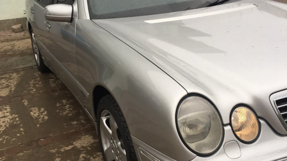 Mercedes-Benz E-Class 4 matic 3.2 4