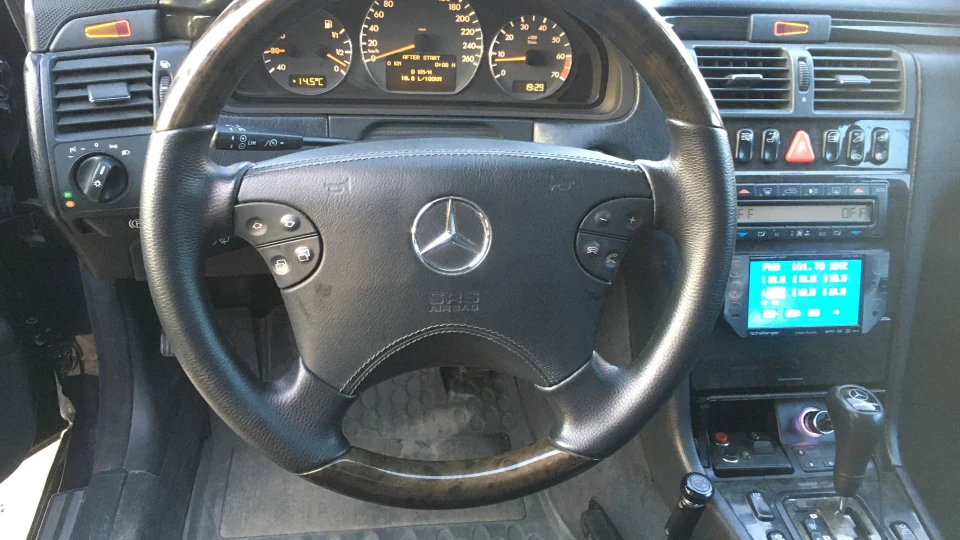 Mercedes-Benz E-Class 4 matic 2