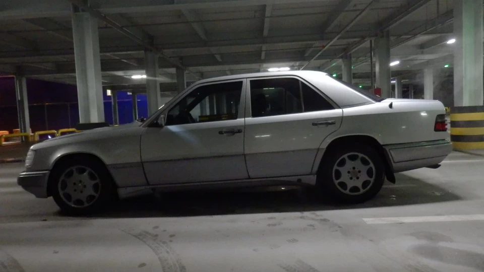 Mercedes-Benz E-Class 4.2 sport line 2