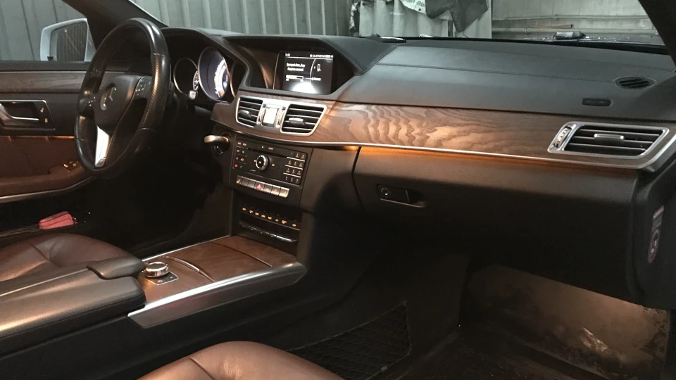 Mercedes-Benz E-Class 4matic 5