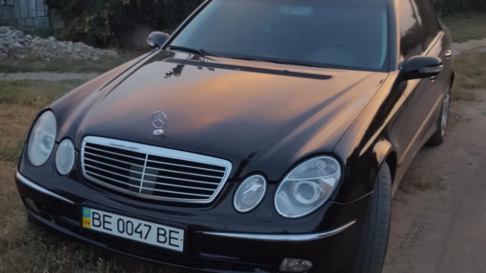 Mercedes-Benz E-Class 5.0 2