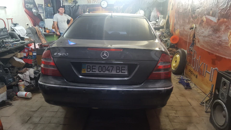 Mercedes-Benz E-Class 5.0 3