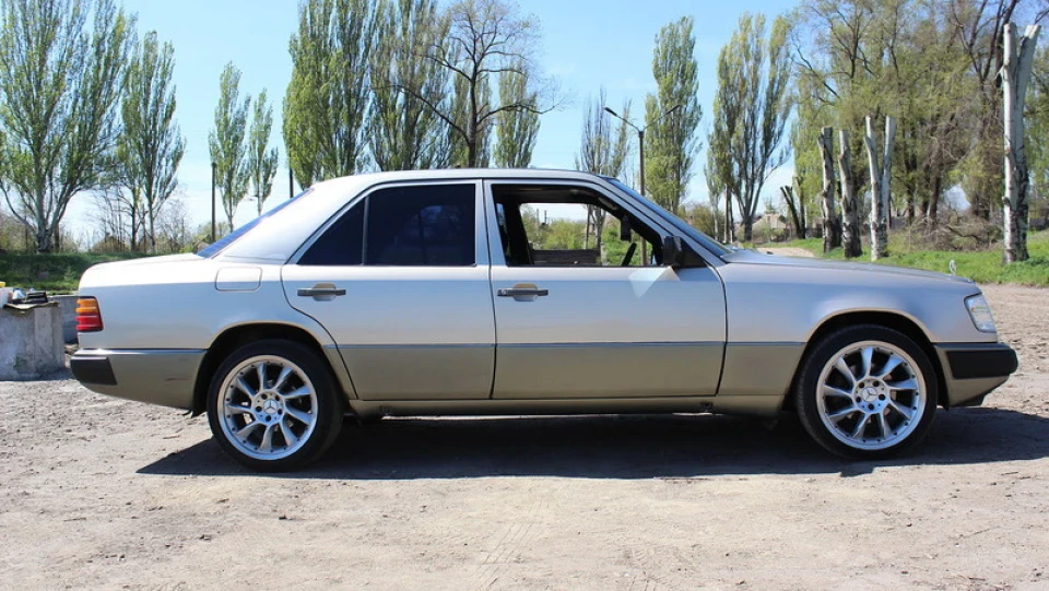 Mercedes-Benz E-Class 6 горщиків 2
