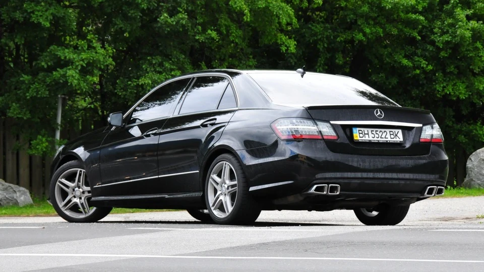 Mercedes-Benz E-Class AMG 2