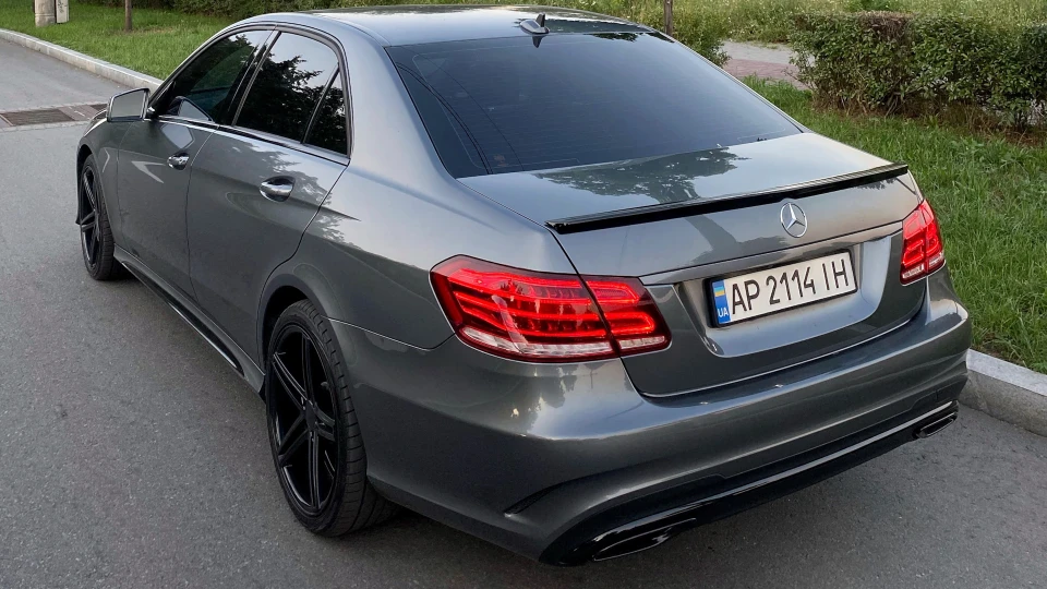 Mercedes-Benz E-Class AMG 5